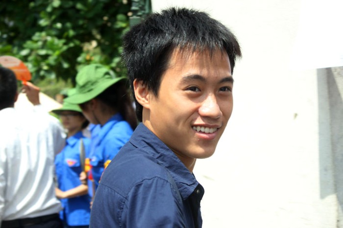 Nụ cười rạng rỡ của thí sinh tên Tuấn tham dự kỳ thi tại trường Đại học Thương Mại.