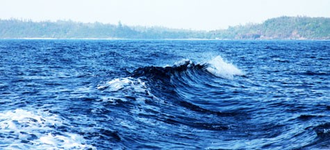 Những vạt sóng biển tuyệt đẹp. (ảnh: DulichDatviet)