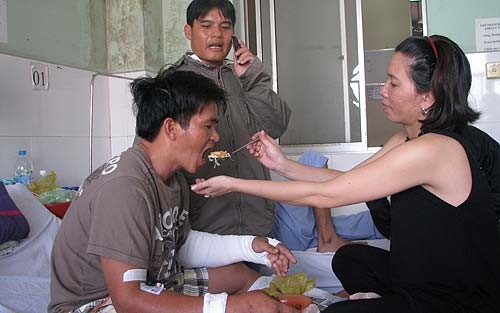 "Hiệp sĩ" Nguyễn Tăng Tiên khóc vì em trai đi cướp ảnh 1