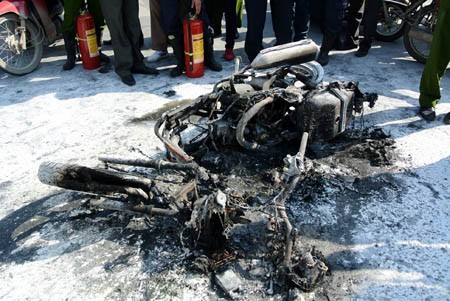 Cháy, nổ xe máy đang là nỗi ám ảnh nhiều người.