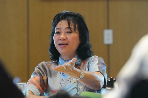 Bà Đặng Thị Hoàng Yến trong buổi tiếp xúc với báo chí (Ảnh: Tuổi trẻ)