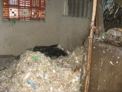 Rác thải là đồ nhựa được chuyển ra khu này