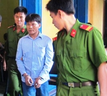 Bị cáo Nguyễn Văn Lực bị dẫn giải về nhà giam