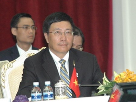 Bộ trưởng Ngoại giao Việt Nam Phạm Bình Minh tại hội nghị.