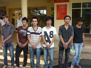 Nhóm thanh niên gây ra vụ phóng hỏa và giết người tối 12.7 đã bị bắt giữ - Ảnh: Kim Cương