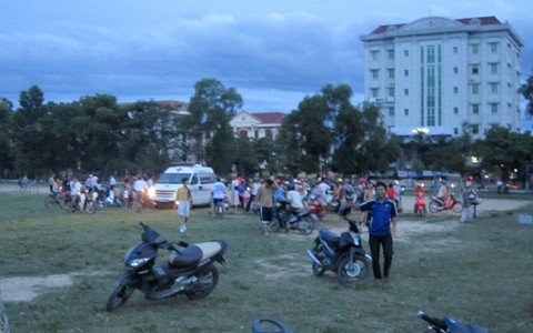 Rất nhiều người dân tại TP. Hà Tĩnh đã không khỏi sửng sốt khi biết chiếc trực thăng được điều từ Hà Nội vào để chở nạn nhân bị TNGT đi cấp cứu