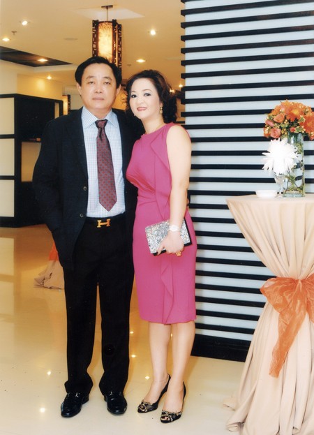 Vợ chồng ông Huỳnh Uy Dũng