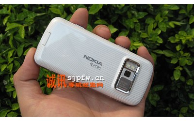 Chiếc N97 có camera có vẻ như rất xịn nhưng thực chất chỉ là VGA. (Nguồn Softpedia)