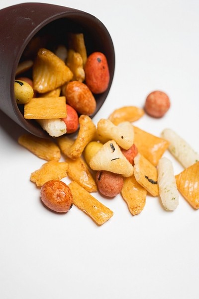 Các nhà khoa học Ba Lan khuyến cáo chất acrylamide từ các loại thực phẩm như chip khoai tây và snack có thể làm tăng nguy cơ mắc bệnh tim., huyết áp cao…
