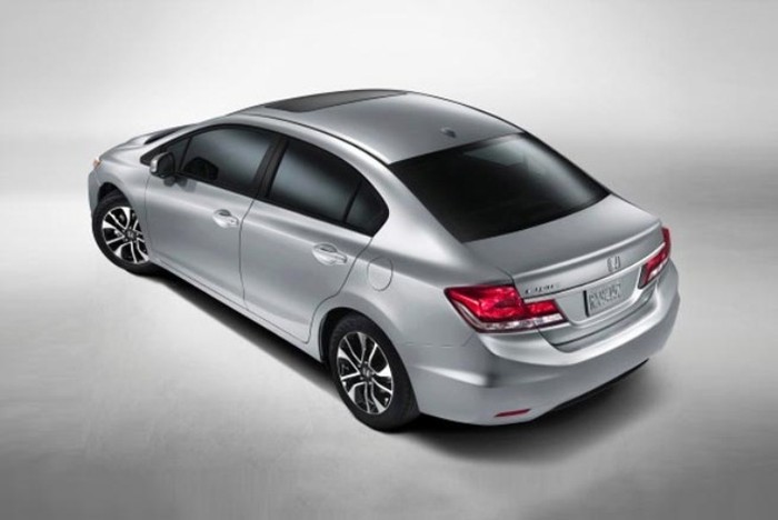 9. Honda Civic đời 2013 Giá trị bán lại sau 3 năm: 62,5% Giá trị bán lại sau 5 năm: 46,9%