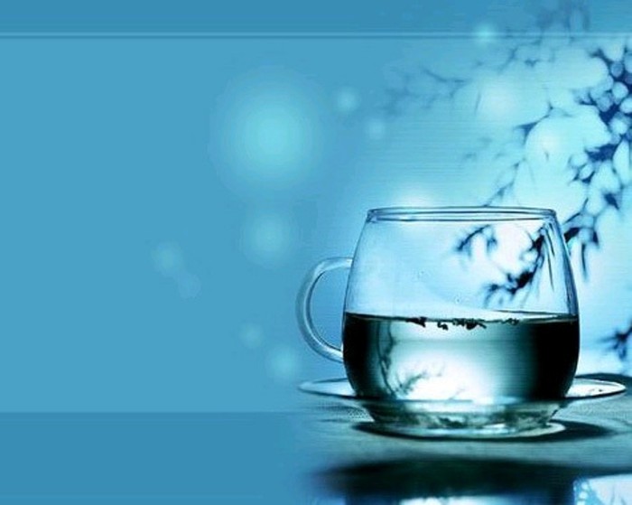 5. Nước: Não con người có tới 75% là nước. Mất nước cơ quan bị ảnh hưởng đầu tiên là não. Nước quá ít sẽ làm cho người mệt mỏi, phản ứng kém đi.