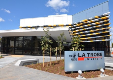 Đại học La Trobe, Australia nằm trong Top 50 trường đại học hàng đầu thế giới dưới 50 tuổi.