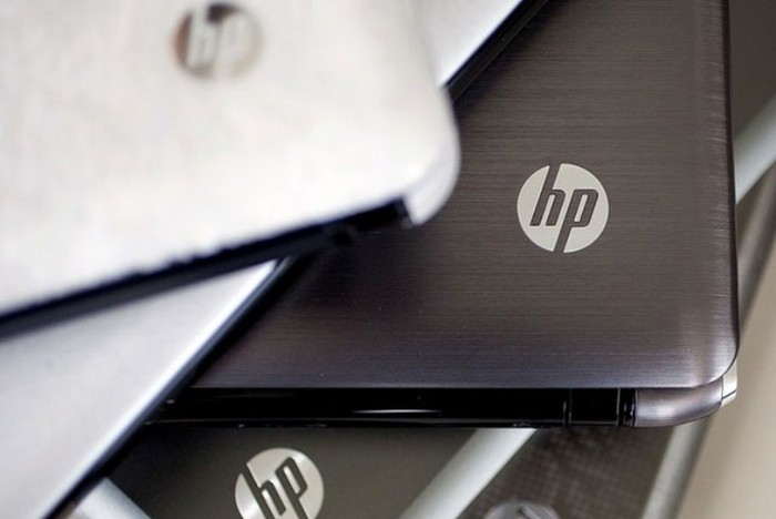 Hewlett - Packard Mức lỗ/lãi: -49% Năm nay, hãng máy tính HP đã phải đánh tụt giá trị 8,8 tỷ USD đối với hãng phần mềm Autonomy mà hãng mua lại vào năm ngoái do những vấn đề về kế toán. Giám đốc điều hành (CEO) Meg Whitman cáo buộc Autonomy gian lận tài chính. Tuy nhiên, đây không phải là thách thức duy nhất của HP trong năm nay. Tháng 9 vừa qua, hãng công bố kế hoạch sa thải 29.000 nhân viên.