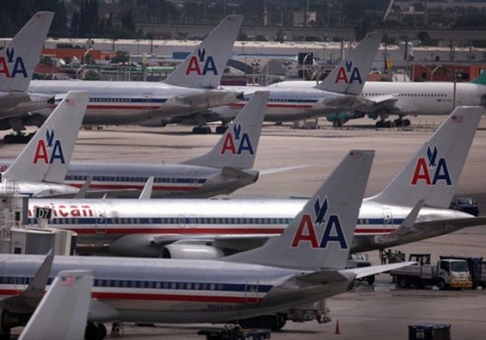 3. AMR Corp. Số lượng nhân sự cắt giảm: 14.000 Hồi tháng 2, AMR Corp., tập đoàn mẹ của American Airlines đã phải lên kế hoạch cắt giảm 14.000 nhân sự ở Mỹ để tái cơ cấu bộ máy tổ chức nhưng đến tháng 9 con số này đã rút xuống còn 11.000 người. Hiện tại, American Airlines đang có kế hoạch sáp nhập với hãng hàng không US Airways Group Inc.