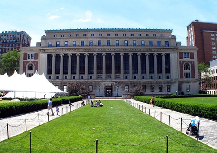 8. Columbia University (New York, Mỹ): Mức học phí tại ĐH Columbia không đắt như một số trường khác nhưng do mức sống và chi phí sinh hoạt tại Columbia là khá cao nên sinh viên theo học tại đây sẽ phải chi phí cỡ 51.886 USD/năm.