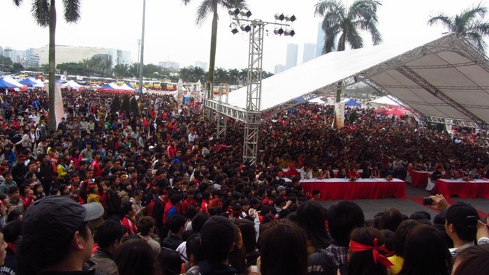 Ước tính lễ hội Xuân Hồng 2013 có khoảng 21 nghìn lượt người tham gia.