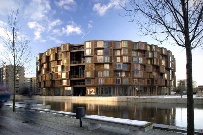 1. KTX Tietgen, Copenhagen, Đan Mạch: Đây là 1 tòa nhà hình tròn được xây dựng biểu tượng cho sự công bằng và cộng đồng.