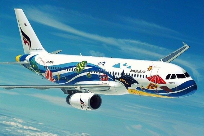 Bangkok Airways: Bangkok Airways là một hãng hàng không khu vực có trụ sở ở Bangkok, Thái Lan. Hãng này phục vụ các chuyến bay tới các điểm đến ở Thái Lan,Cambodia, Trung Quốc, Hồng Kông, Lào, Maldives, Myanmar, Ấn Độ và Singapore.