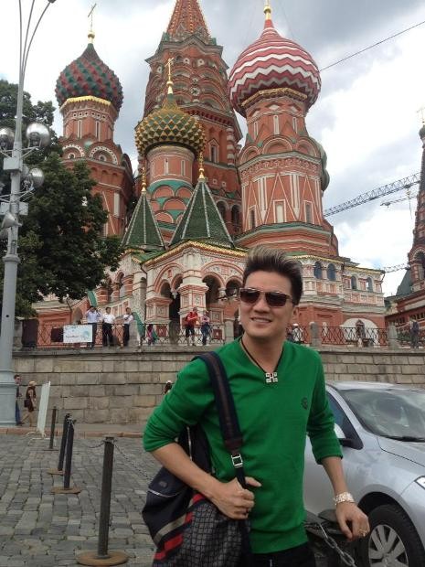 Đàm Vĩnh Hưng chia sẻ ảnh chụp tại Quảng trường Đỏ (Nga) sau chuyến đi lưu diễn.