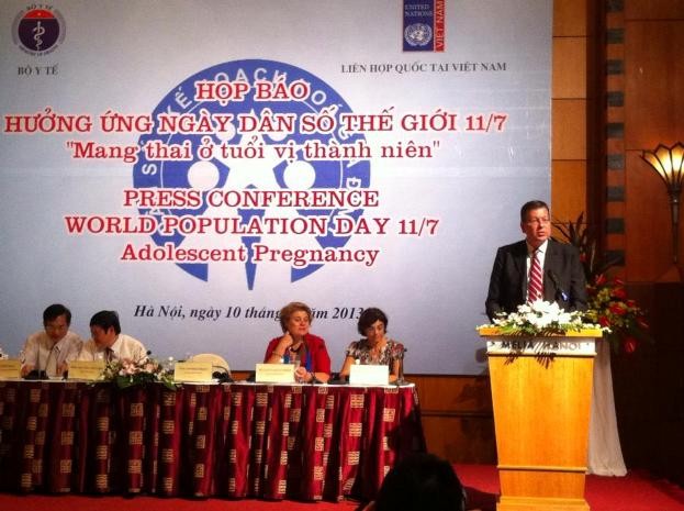 Ông Arthur Erken, Trưởng Đại diện UNfPA tại Việt Nam phát biểu trong buổi hợp báo ngày 10/7.