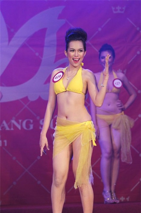 Năm 2011, Trương Tri Trúc Dương đã vượt qua được vòng sơ tuyển cuộc thi Nữ hoàng trang sức Việt Nam lần 5, để bước vào vòng bán kết sẽ diễn ra vào ngày 27/12/2011 tại nhà Hát bến Thành.