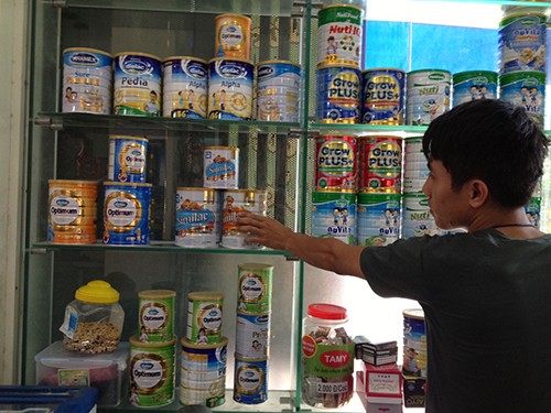 Sữa Similac GainPlus Eye-Q (dành cho trẻ 1-3 tuổi) không còn bày bán trên nhiều kệ hàng ở Hà Nội.