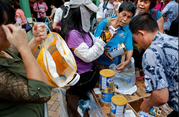 Abbott Việt Nam thu hồi sản phẩm sữa khiến nhiều bậc phụ huynh lo lắng.