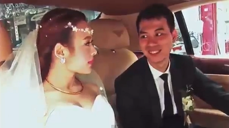 Chú rể Quang Huy hạnh phúc bên cô dâu Ngọc Huyền.