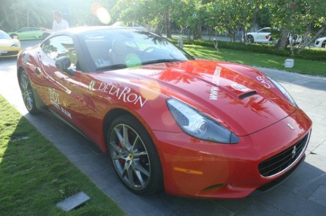 Cận cảnh siêu xe Ferrari California của chồng siêu mẫu Ngọc Thạch.