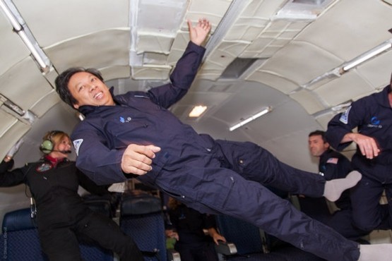 Ông Phạm Đình Nguyên trong chuyến chuyến du lịch không gian Zero G. (Nguồn: PhinDeli)