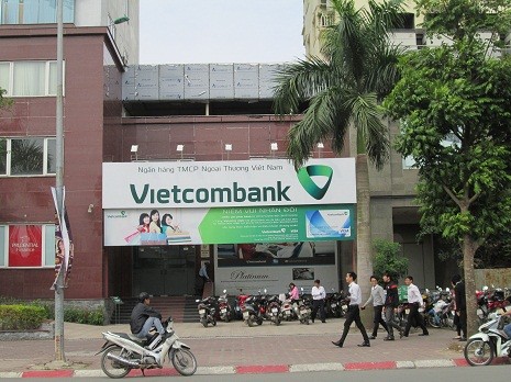 Bên cạnh đó còn có ngân hàng Vietcombank, Bảo Việt Bank, Eximbank, Tiền Phong Bank./.