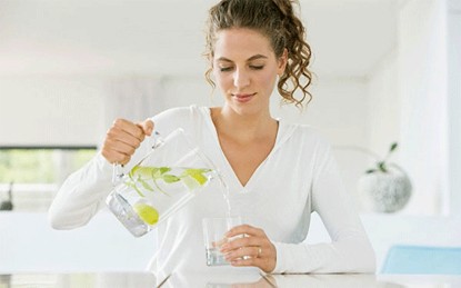 Nước chanh giúp nâng cao mức citrate trong nước tiểu nên có thể giúp phòng ngừa sỏi oxalat canxi, cũng như sỏi axit uric.