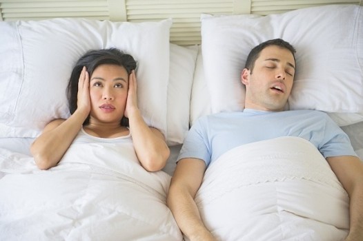 Ngủ ngáy còn là biểu hiện của chứng ngưng thở, có thể dẫn đến tình trạng đột tử trong đêm.