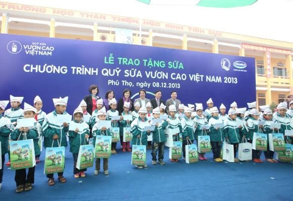 Hơn 33 ngàn ly sữa đã được trao tặng cho trẻ em nghèo tại xã Đồng Lương, Cẩm Khê, Phú Thọ trong đợt này.