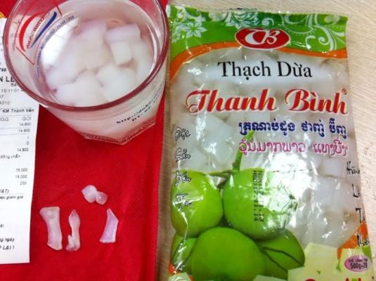 Sản phẩm thạch dừa Thanh Bình bán tại siêu thị Ocean Mart Trung Hòa.