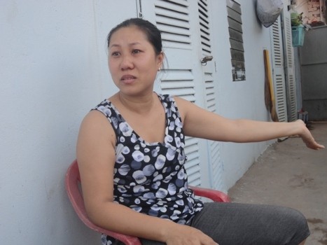 Chị Trần Thị Thanh Phương kể lại sự việc trong nước mắt.