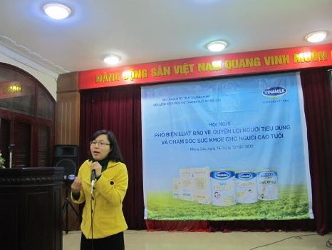Bà Nguyễn Thị Mỹ Hòa – Trưởng ban Nhãn hiệu, ngành hàng sữa bột của Vinamilk chia sẻ những thông tin hữu ích của các sản phẩm dinh dưỡng dành cho người cao tuổi
