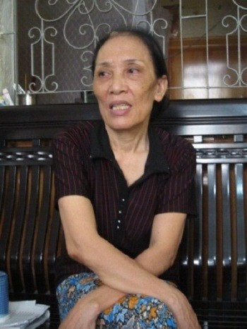 Bà Đỗ Thị Loan, mẹ của Ngọc Lan đang đau khổ chia sẻ với PV về người con gái hồng nhan bạc phận của bà.