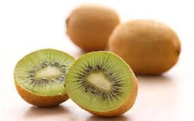Quả kiwi thích hợp dùng để giải nhiệt nhờ những thành phần dinh dưỡng tốt cho sức khỏe.