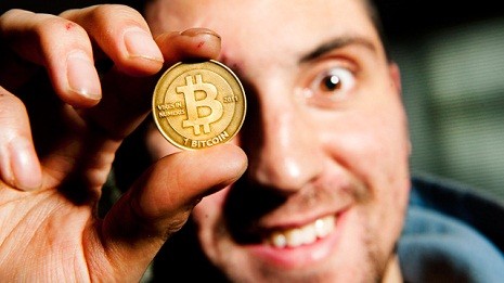 Hiện nay, tiền Bitcoin có giá 1.200 USD.