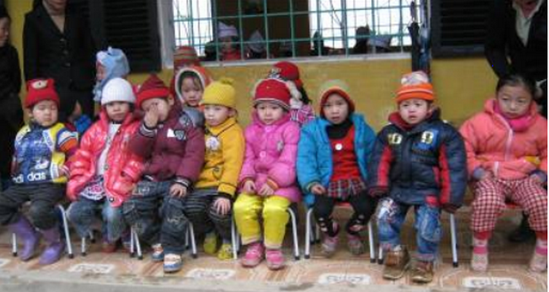 Các em học sinh ở vùng cao Tam Kim.