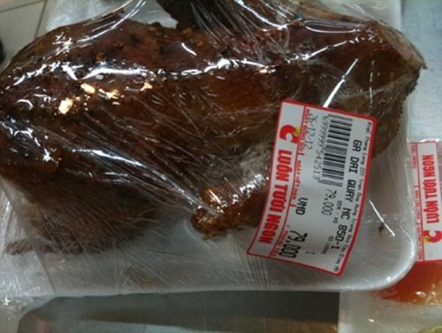 Mặt hàng gà dai Hàn Quốc được bày bán tại BigC Thăng Long.