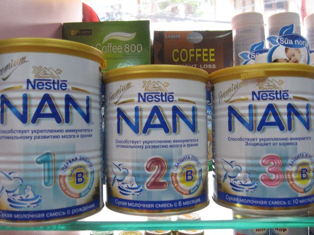 Nestlé Việt Nam có thể bị xử phạt hành chính tối đa là 60 triệu đồng vì tự ý tăng giá sữa. (Ảnh minh họa)