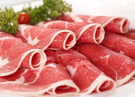 Tại Việt Nam, hàm lượng giới hạn tối đa của Trenbolone acetate quy định trong thịt trâu, bò là 2 μg/kg và trong gan của trâu, bò là 10 μg/kg.