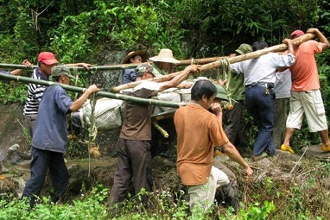 Được biết, một số cột cả ở Quảng Tây và Vân Nam đều được đào đem về.