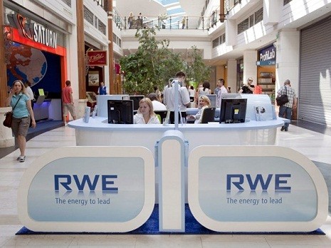 Ngày 18/6, tại Berlin, Đức, Tập đoàn FPT đã hoàn tất việc mua lại Công ty RWE IT Slovakia.