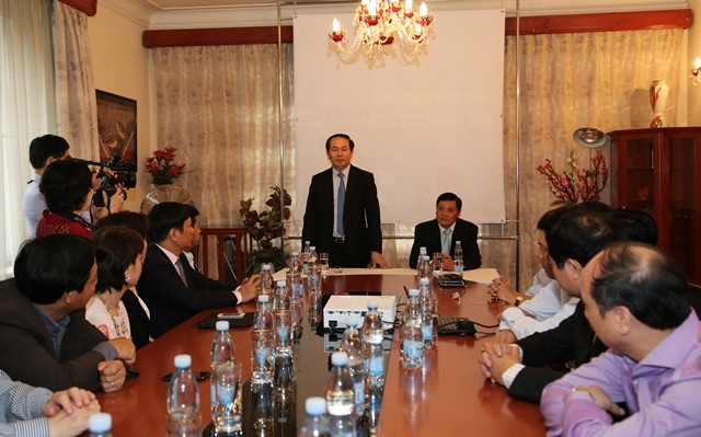 Bộ trưởng Trần Đại Quang thăm Đại sứ quán Việt Nam tại Cộng hòa Czech.