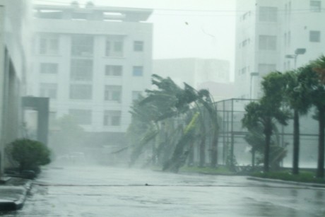 Gió mạnh dần lên cấp 6-7 tại TP Hạ Long, Cẩm Phả.
