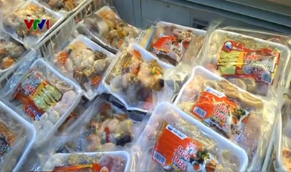 Chả cá đóng gói thương hiệu &quot;Hai chị em&quot; của công ty Cổ phần Thực phẩm Canh Chua Việt được bày bán khá nhiều tại các siêu thị.