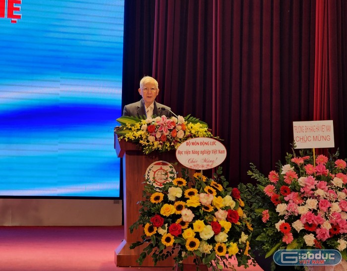 Chủ tịch Câu lạc bộ Cơ khí - Động lực, GS.TSKH. Phạm Văn Lang phát biểu khai mạc Hội nghị (Ảnh: PL)